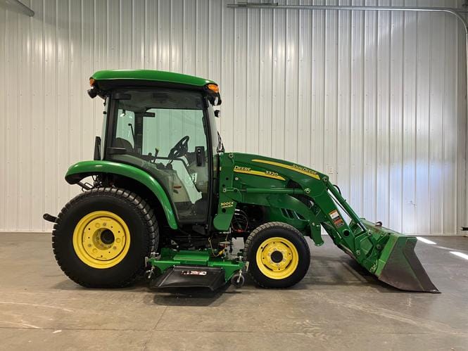 2011 John Deere 3320 Equipment Image0