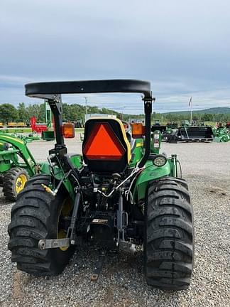 Image of John Deere 3320 equipment image 3