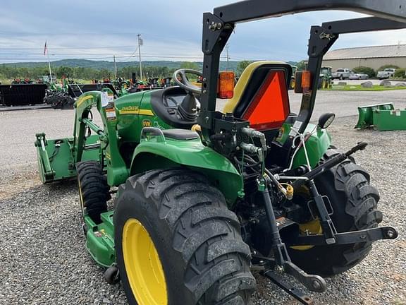 Image of John Deere 3320 equipment image 4