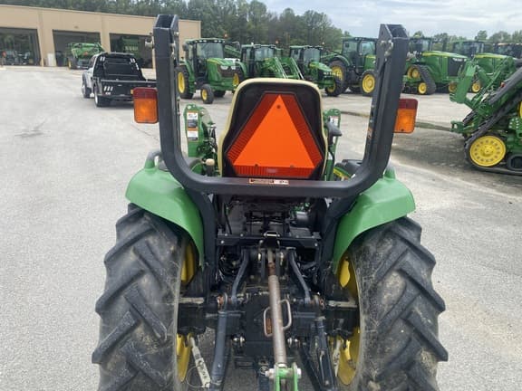 Image of John Deere 3320 equipment image 4