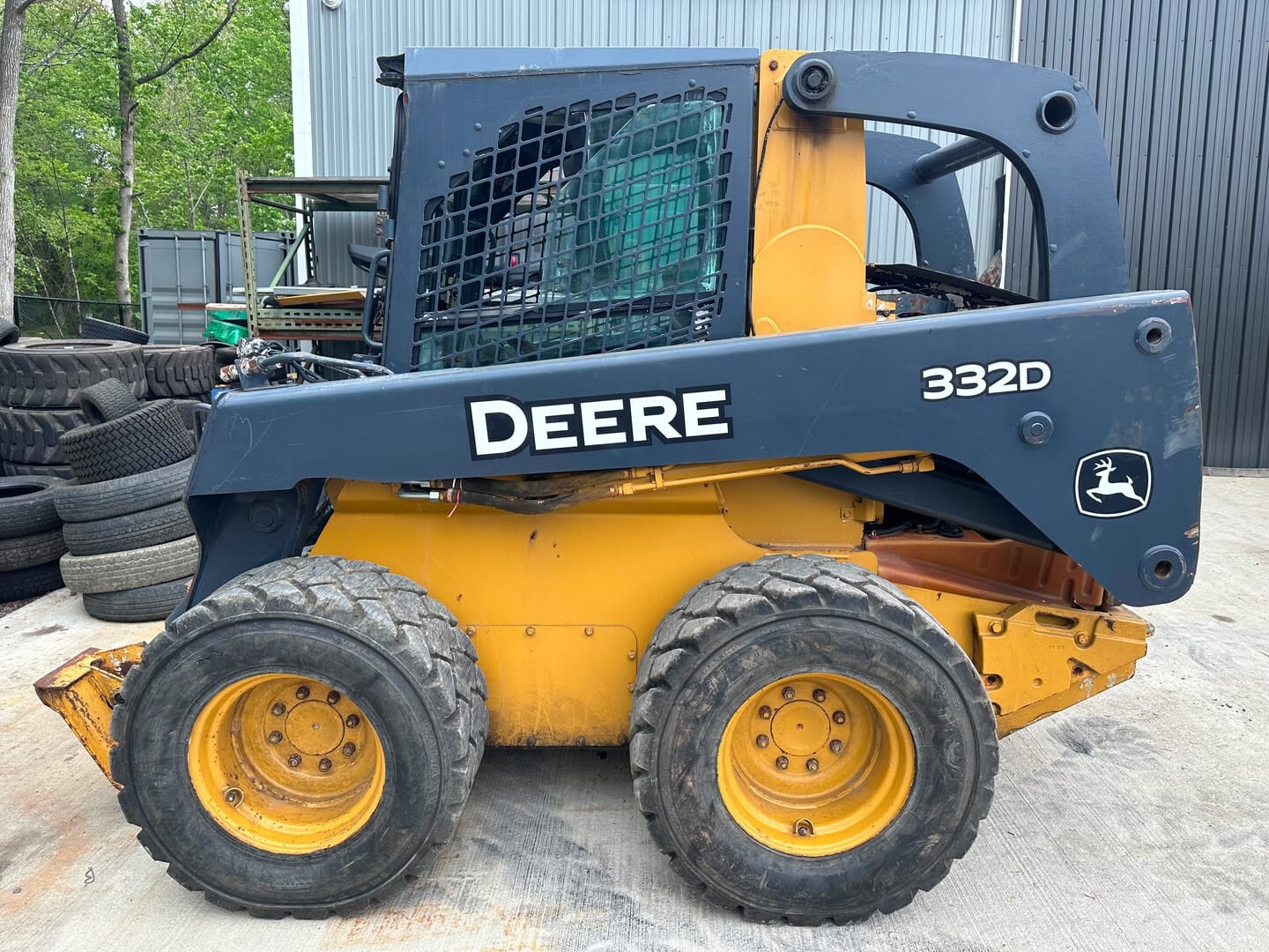 2011 John Deere 332D Equipment Image0