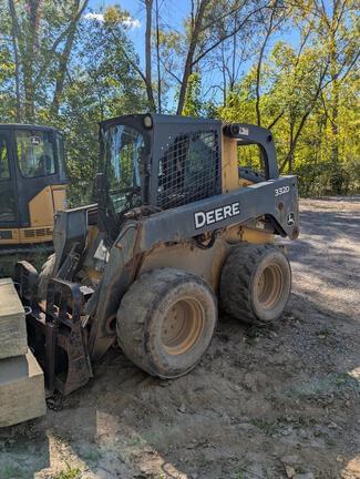 Image of John Deere 332D equipment image 1