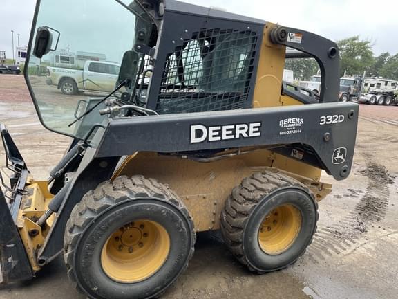 Image of John Deere 332D equipment image 2