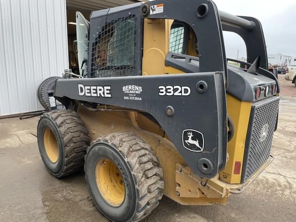 Image of John Deere 332D equipment image 4