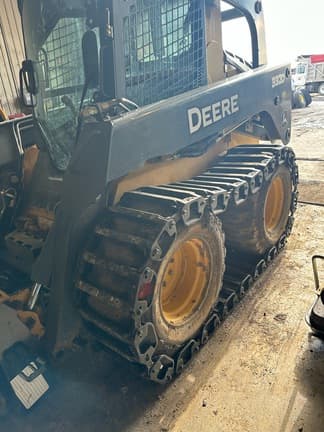 Image of John Deere 332D equipment image 1