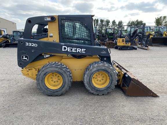 Image of John Deere 332D equipment image 4