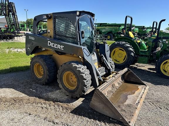 Image of John Deere 332D Primary image