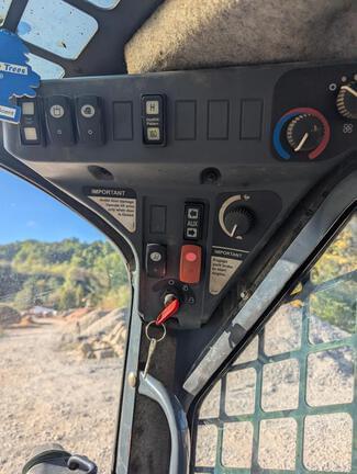 Image of John Deere 332D equipment image 4