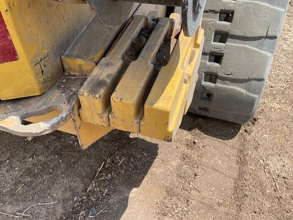 Image of John Deere 333D equipment image 2
