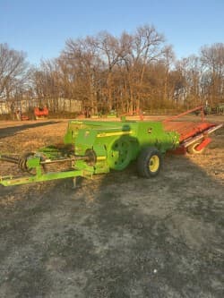 Image of John Deere 348 equipment image 1