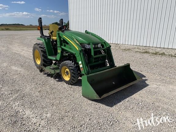 2011 John Deere 3520 Equipment Image0