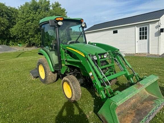 Image of John Deere 3520 equipment image 1