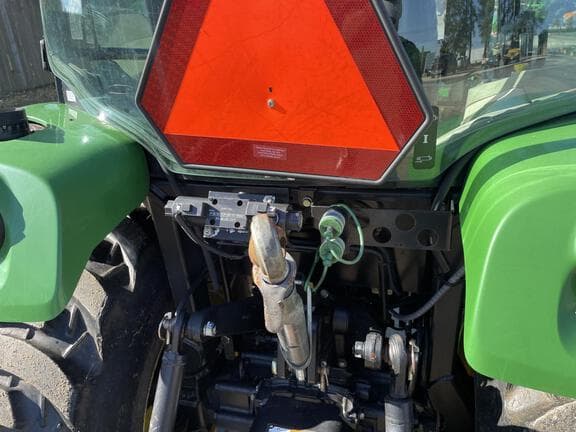 Image of John Deere 3520 equipment image 3