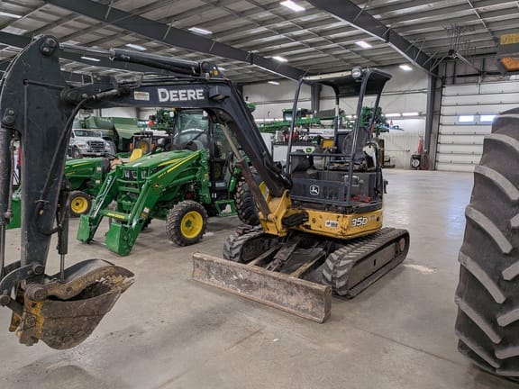 2011 John Deere 35D Equipment Image0