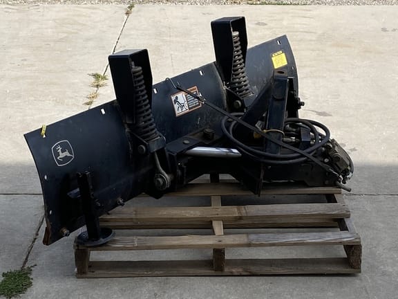 2011 John Deere 366 Equipment Image0