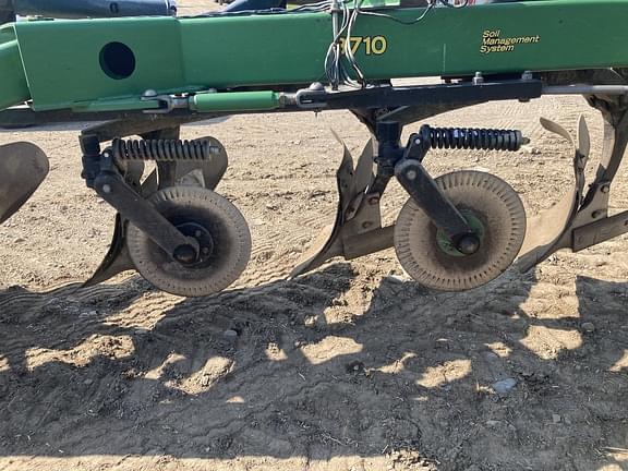Main image John Deere 3710 4