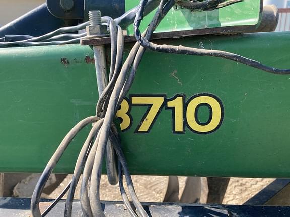 Thumbnail image John Deere 3710 5