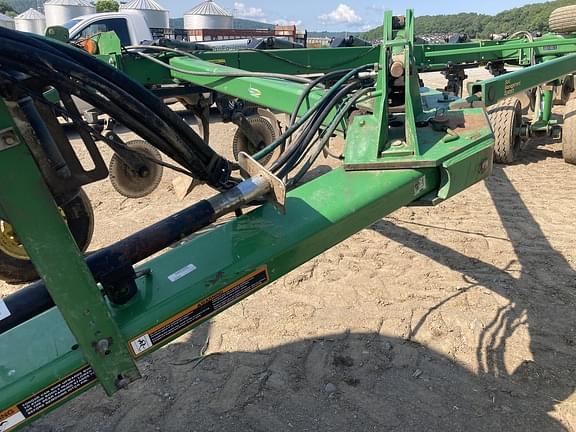 Main image John Deere 3710 7