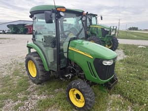 2011 John Deere 3720 Image
