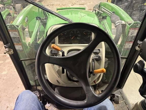 Image of John Deere 3720 equipment image 4