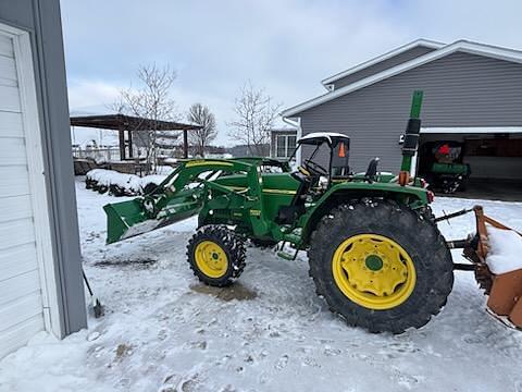 Image of John Deere 4005 equipment image 3