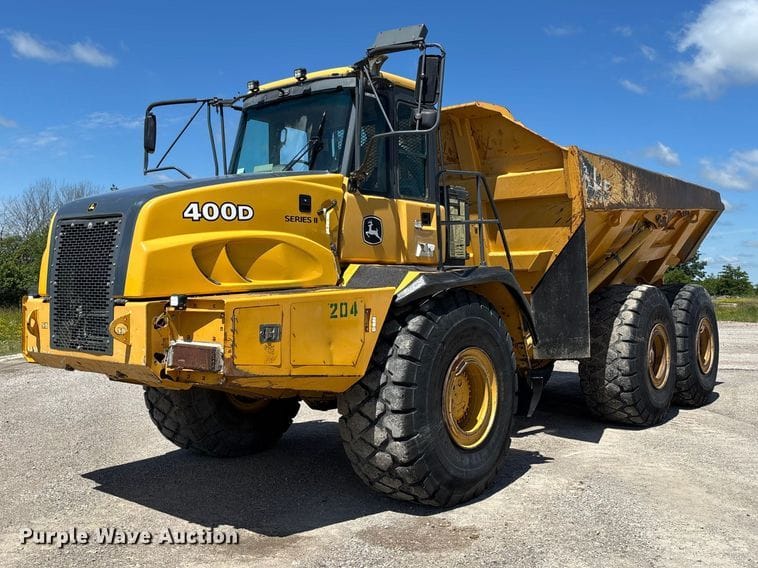 2011 John Deere 400D Equipment Image0