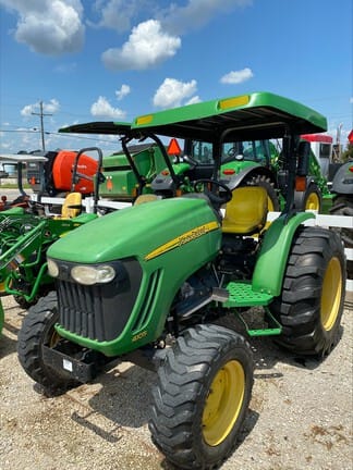 2011 John Deere 4105 Equipment Image0