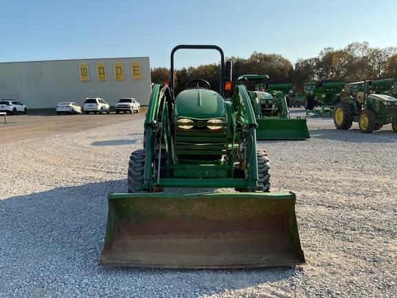 Image of John Deere 4105 equipment image 2