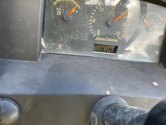 Image of John Deere 4105 equipment image 1