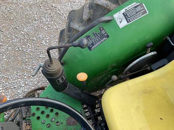 Image of John Deere 4105 equipment image 2