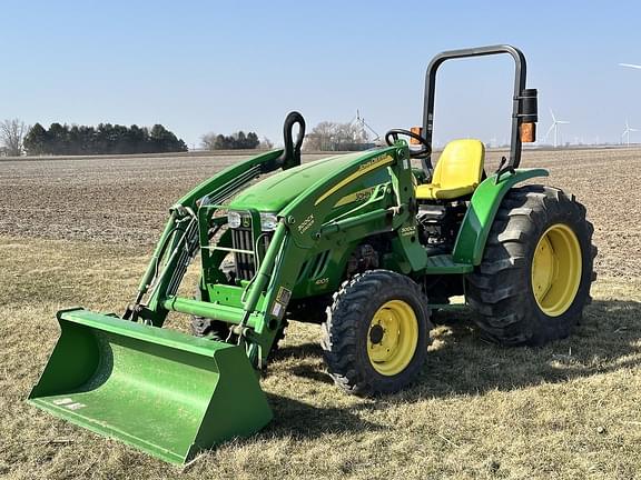 Image of John Deere 4105 equipment image 2