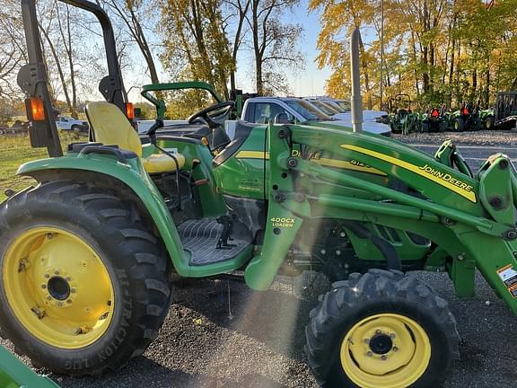 Image of John Deere 4120 equipment image 4