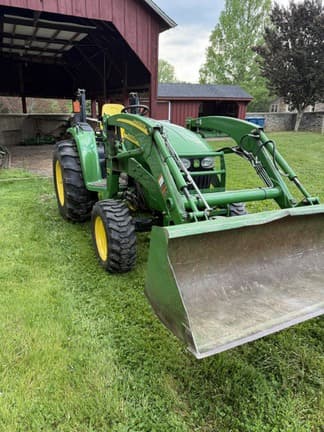 Image of John Deere 4120 equipment image 2