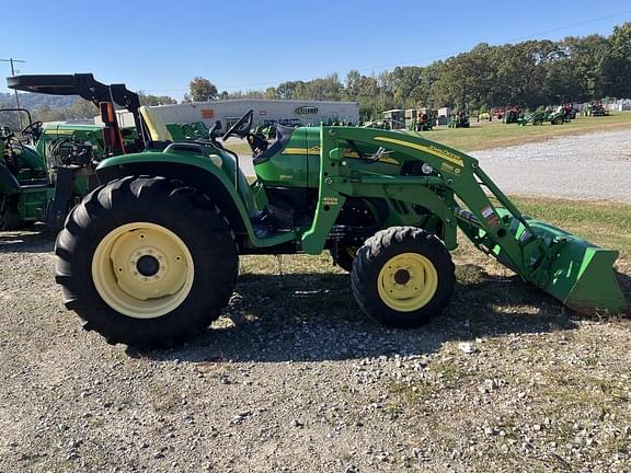 Image of John Deere 4120 equipment image 2