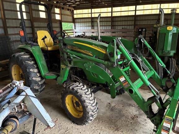 Image of John Deere 4120 equipment image 4