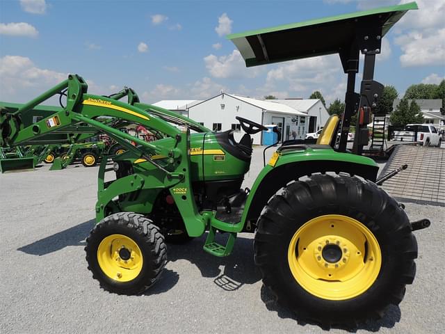 Image of John Deere 4120 equipment image 1