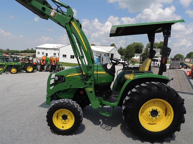 Image of John Deere 4120 equipment image 2