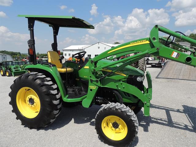 Image of John Deere 4120 equipment image 3