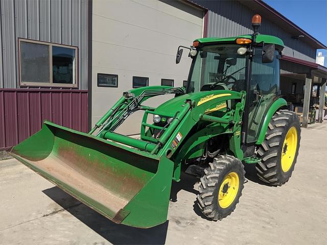 Image of John Deere 4320 equipment image 2