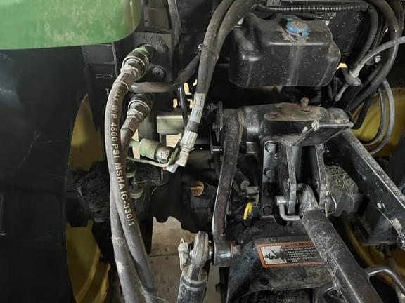 Image of John Deere 4320 equipment image 3