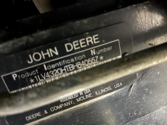 Image of John Deere 4320 equipment image 1