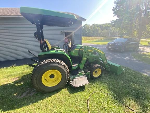 Image of John Deere 4320 equipment image 2