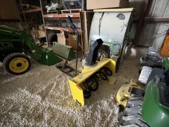 Image of John Deere 44" Snowblower equipment image 2