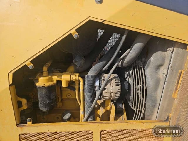 Image of John Deere 450J equipment image 4
