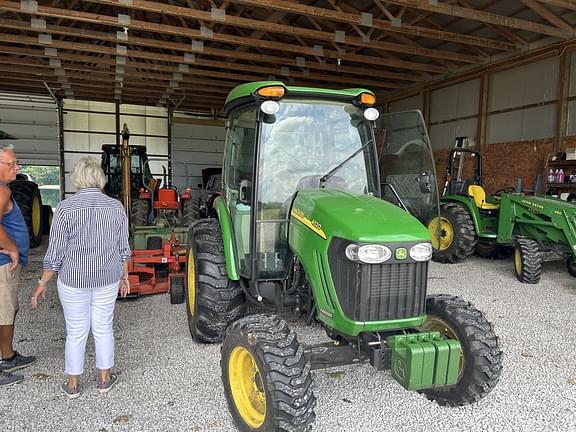 Image of John Deere 4520 equipment image 1