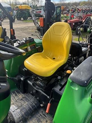 Image of John Deere 4520 equipment image 1