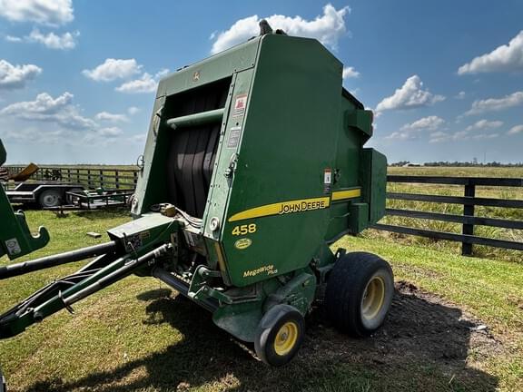 Image of John Deere 458 MegaWide Plus equipment image 2