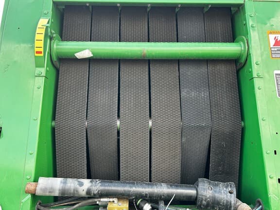 Image of John Deere 458 MegaWide Plus equipment image 4