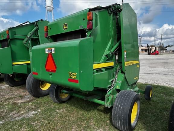 Image of John Deere 458 MegaWide Plus equipment image 1