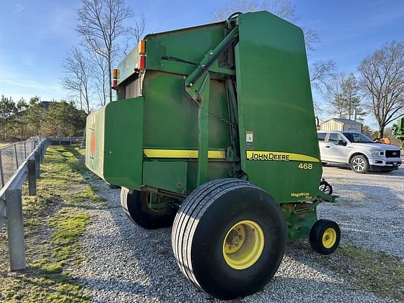 Image of John Deere 468 MegaWide Plus equipment image 2